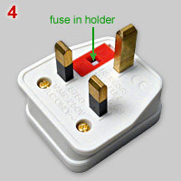BS1363 plug with external accessible fuse