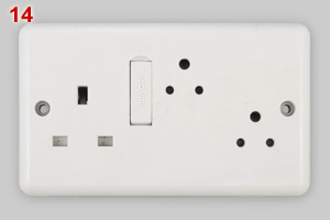 Combined BS 1363 and BS546 socket