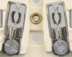 Socket with flexible folded clips